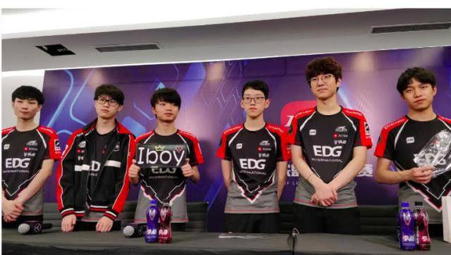 球队更加注 球队更加注